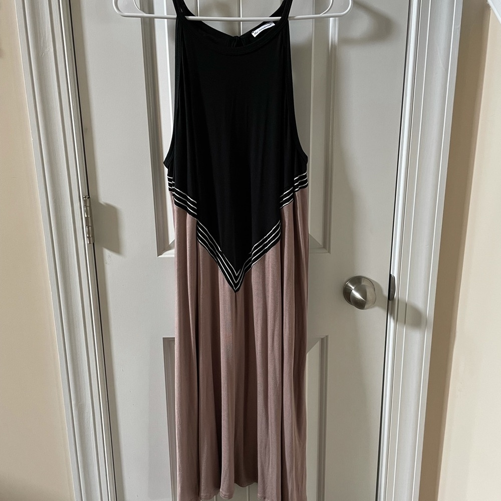NWOT Black & Tan Halter Neckline Style Dress